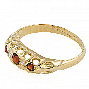 18ct gold Garnet / Diamond 5 stone Ring size L